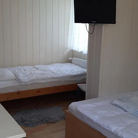 Πανσιόν U Izy I Romana 3*