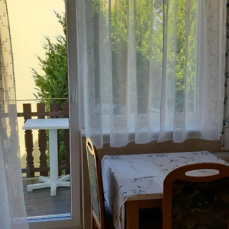 U Izy I Romana 3*