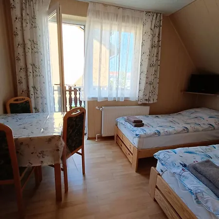U Izy I Romana Πανσιόν 3*