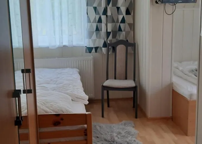 U Izy I Romana Pensión 3*